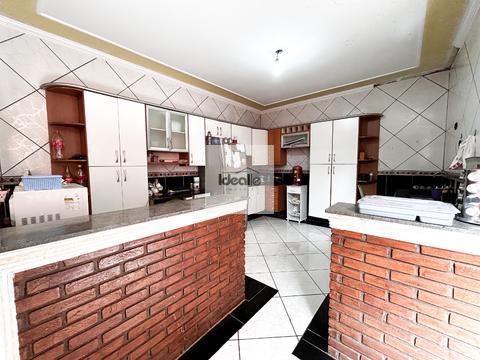 Sobrado à venda em Limeira, Parque Hippolyto, com 3 quartos, com 260 m²